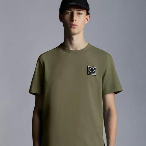 MONCLER | T-Shirt With Patch Men’s - Picture 1 of 12